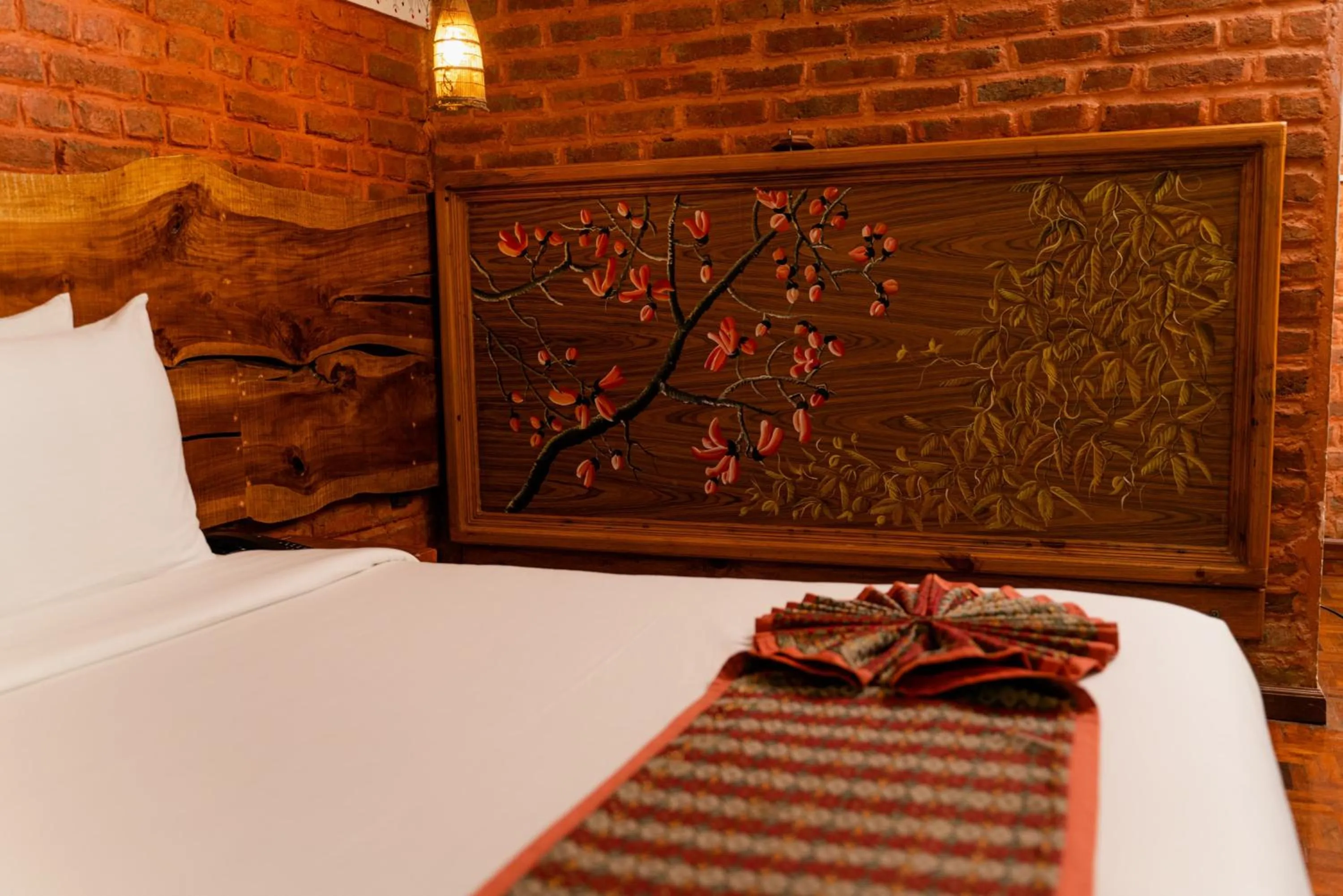 Bed in Siddhartha Wildlife Retreat