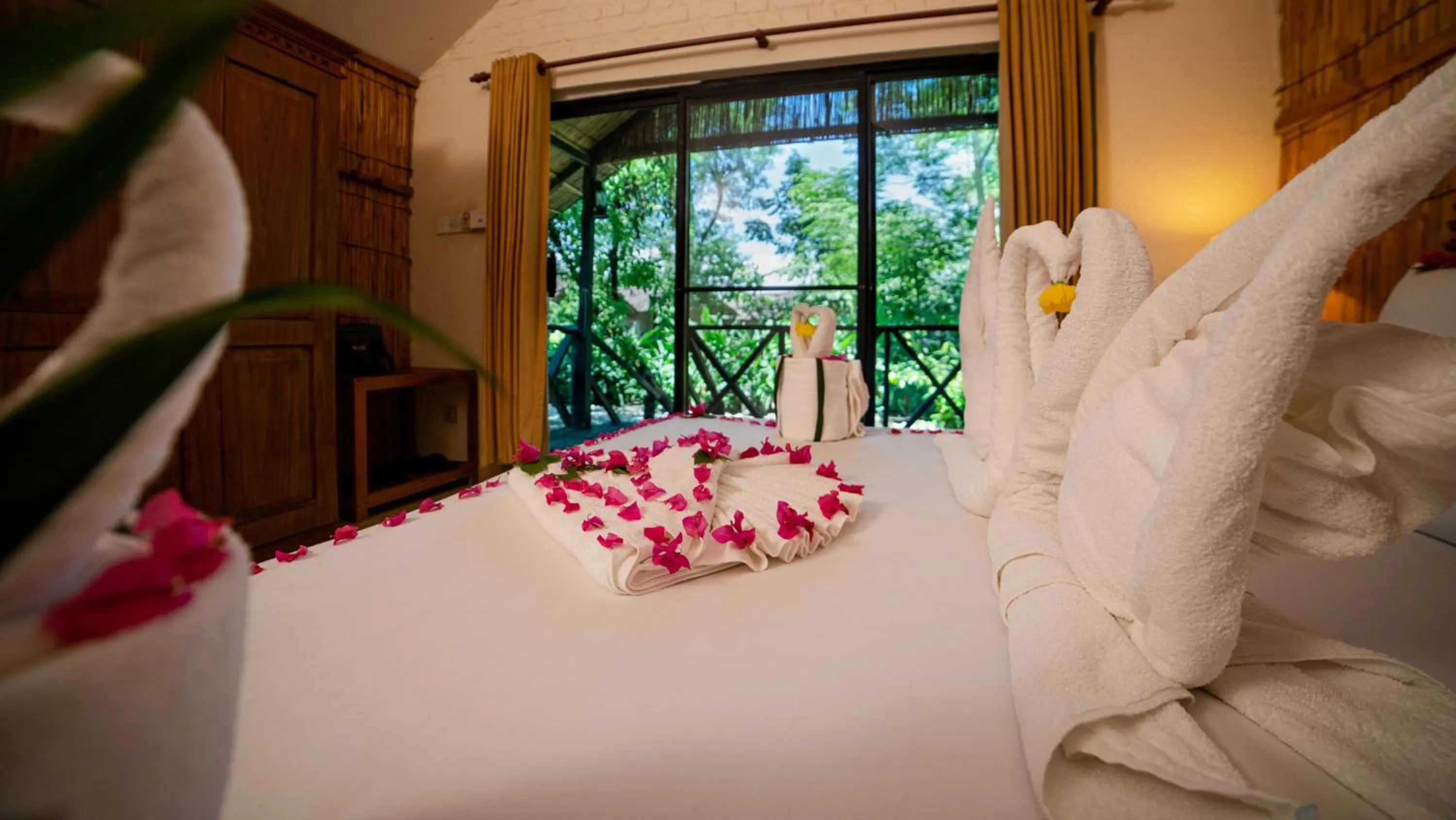 View (from property/room), Bed in Siddhartha Wildlife Retreat