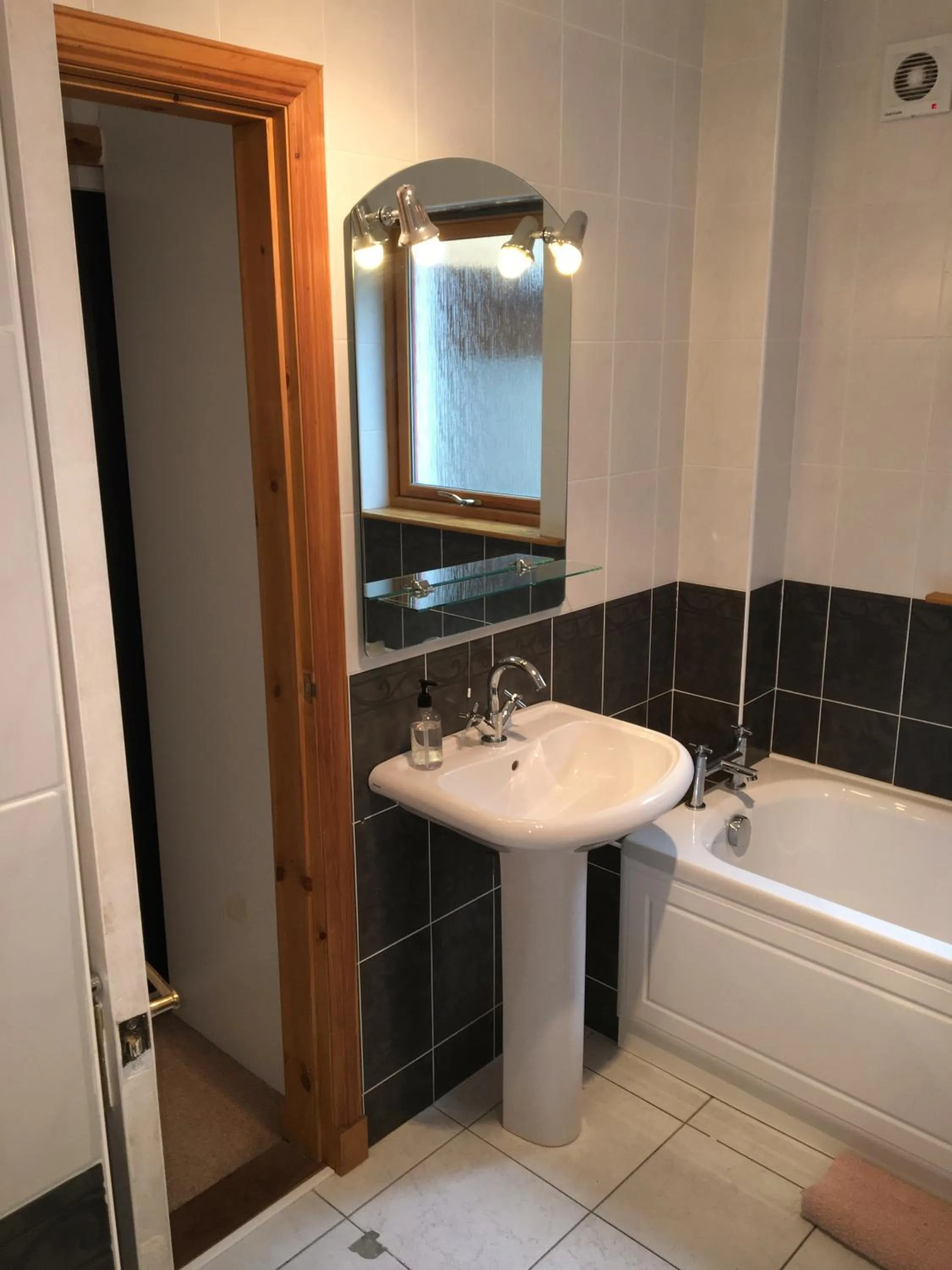 Bathroom in The Anchor Inn