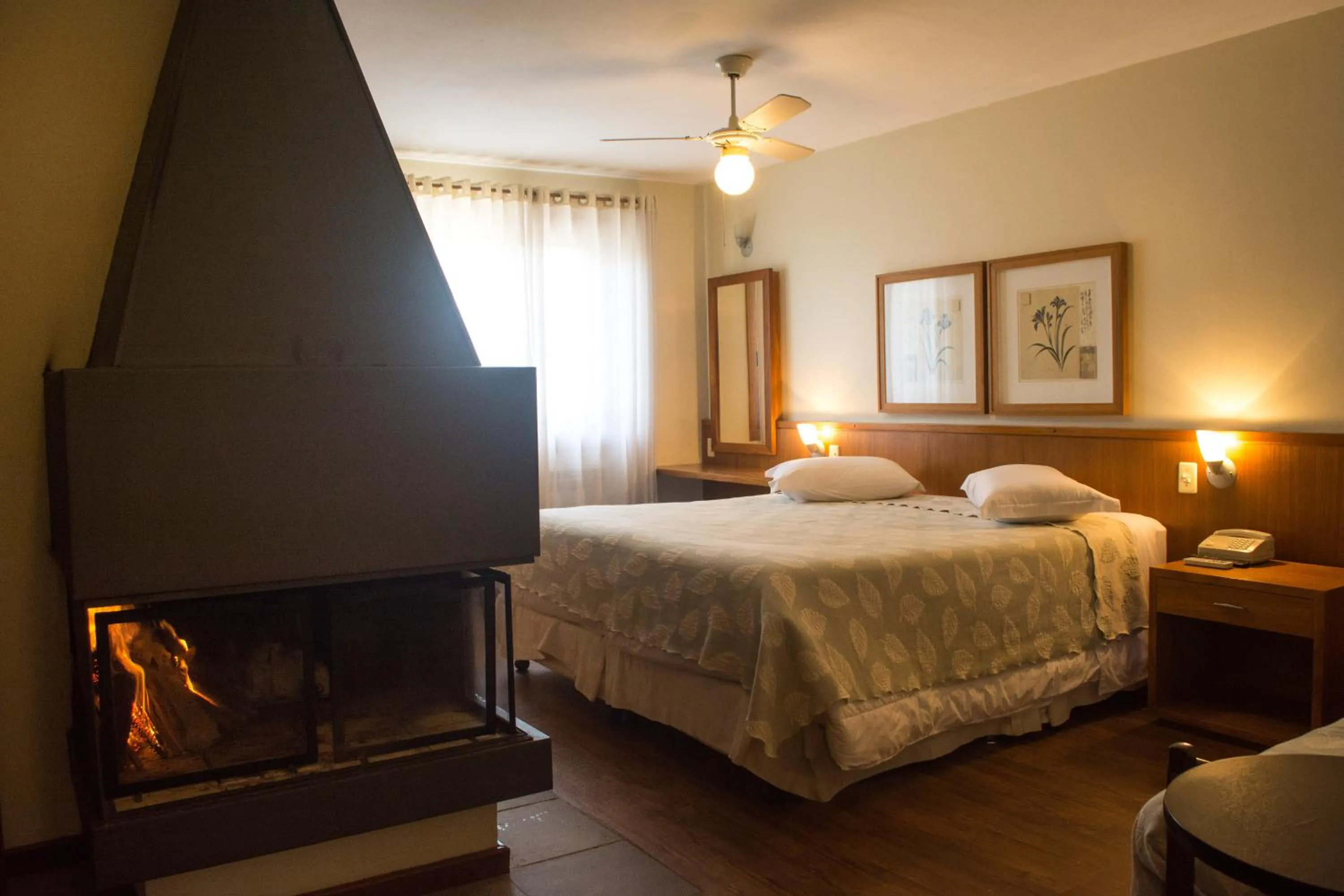 Photo of the whole room, Bed in Estalagem Vila Suzana - Quadra de Beach Tennis Indoor