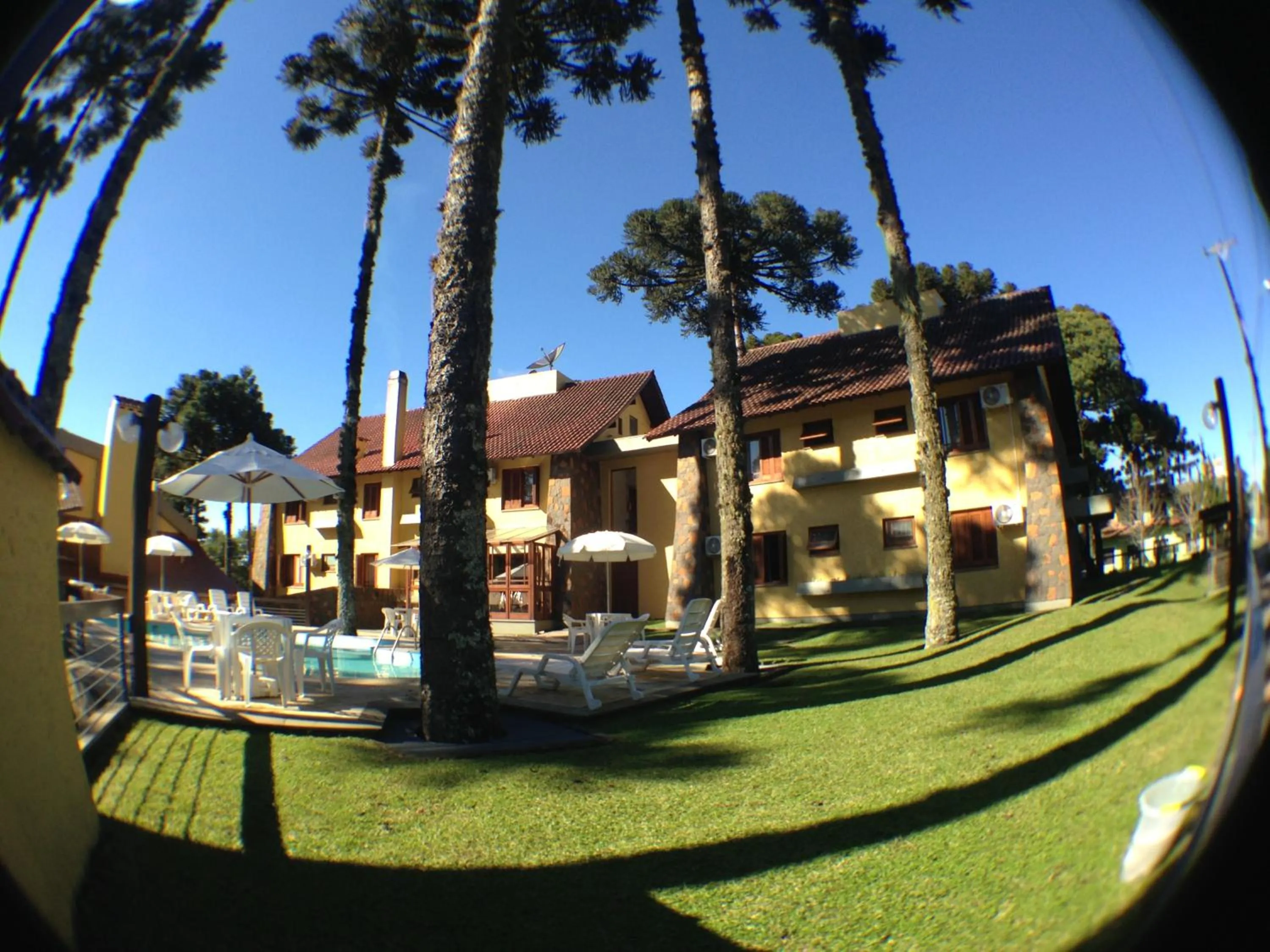 Garden in Estalagem Vila Suzana - Quadra de Beach Tennis Indoor