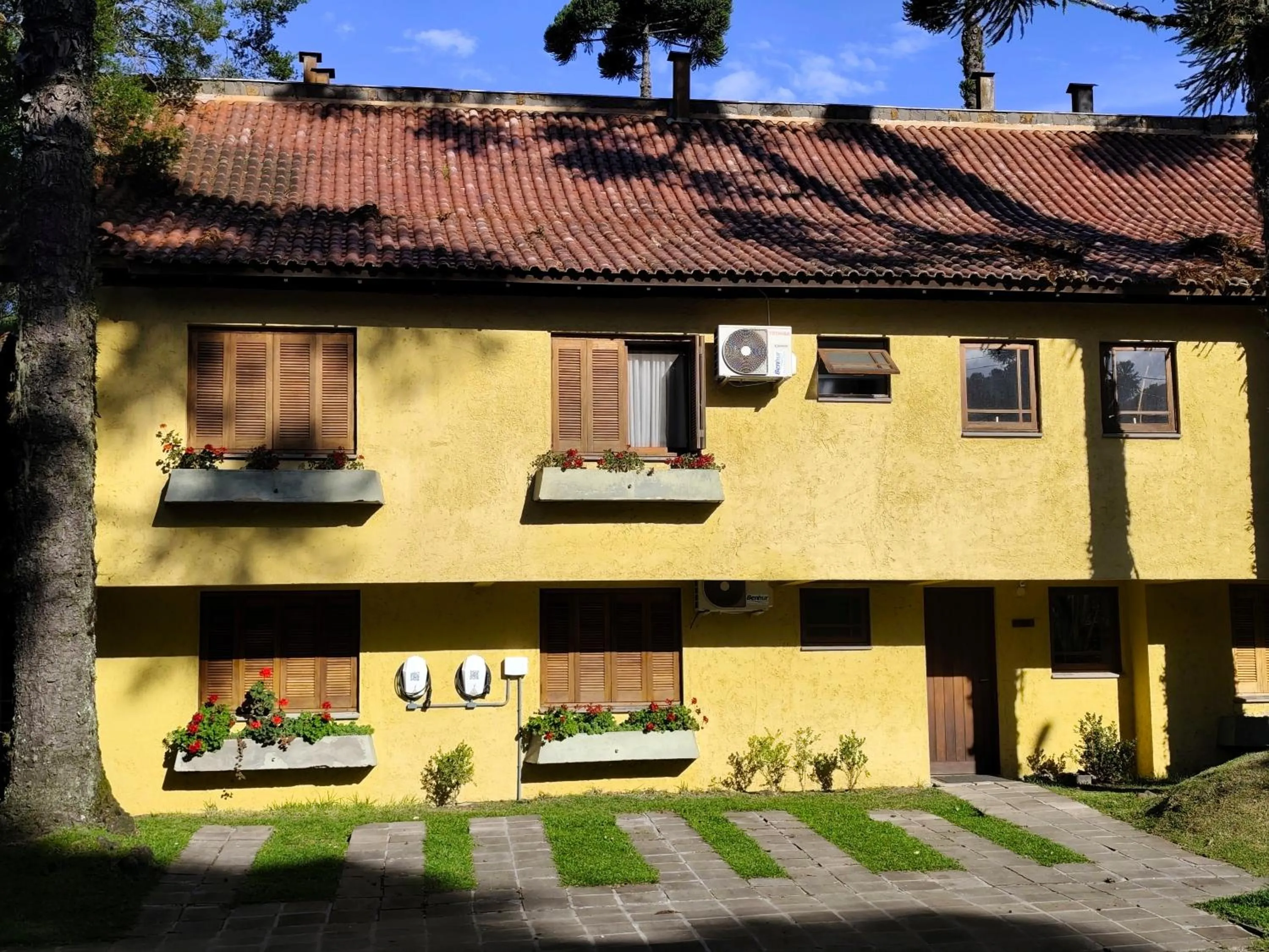 Parking in Estalagem Vila Suzana - Quadra de Beach Tennis Indoor