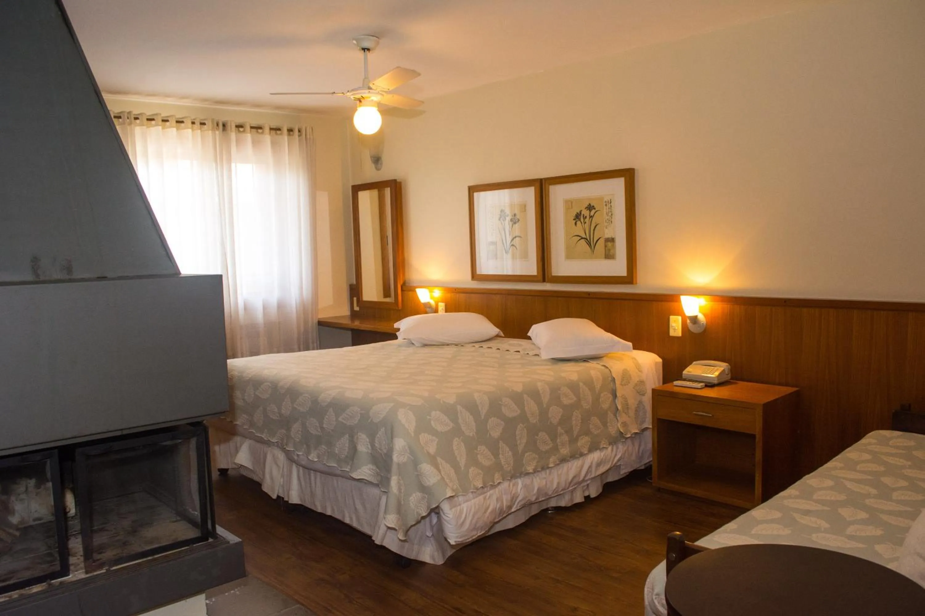 Photo of the whole room, Bed in Estalagem Vila Suzana - Quadra de Beach Tennis Indoor
