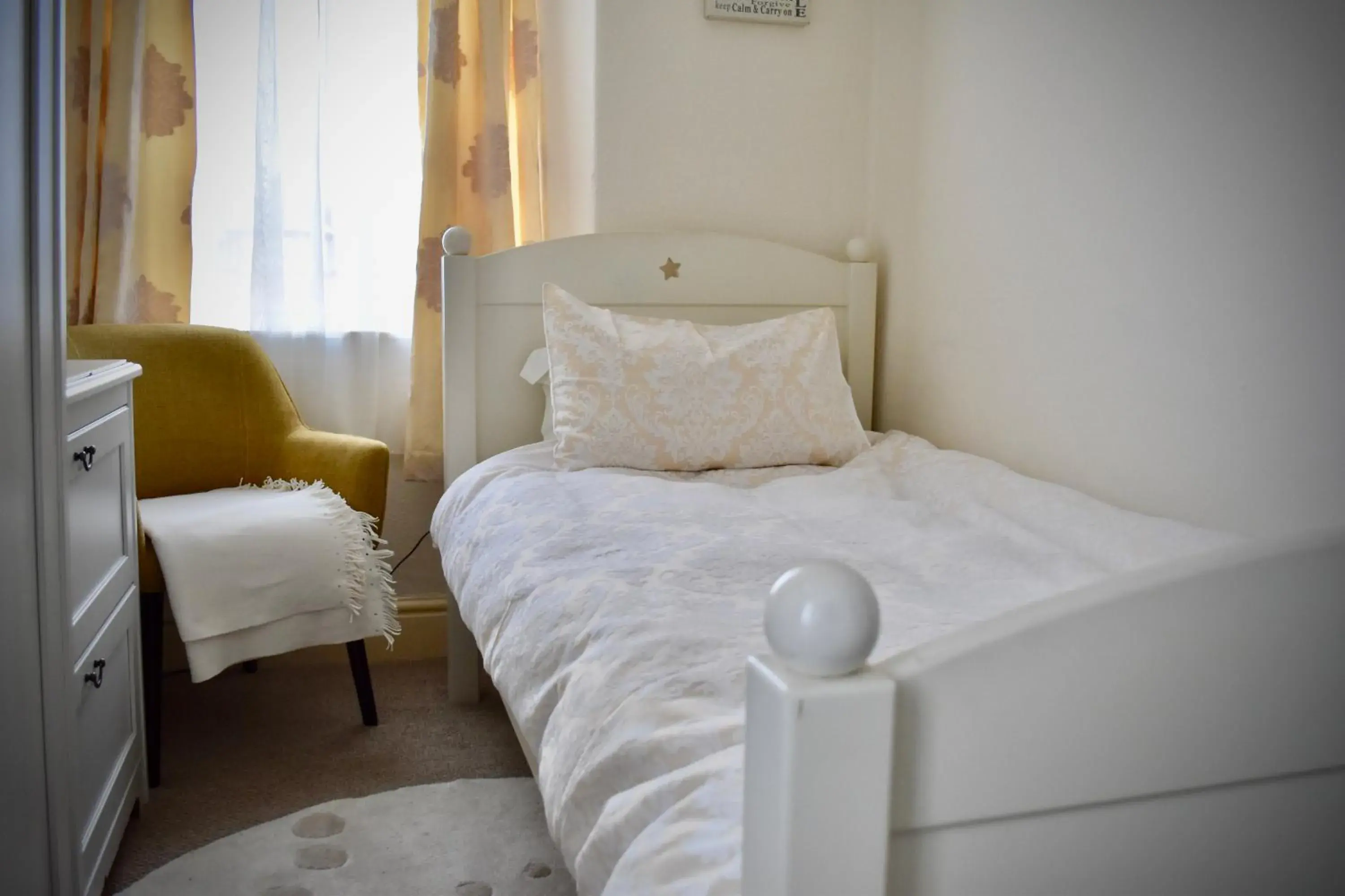 Single Room with Shared Bathroom in Witchingham B&B Single Room with Shared Bathroom in Witchingham B&B