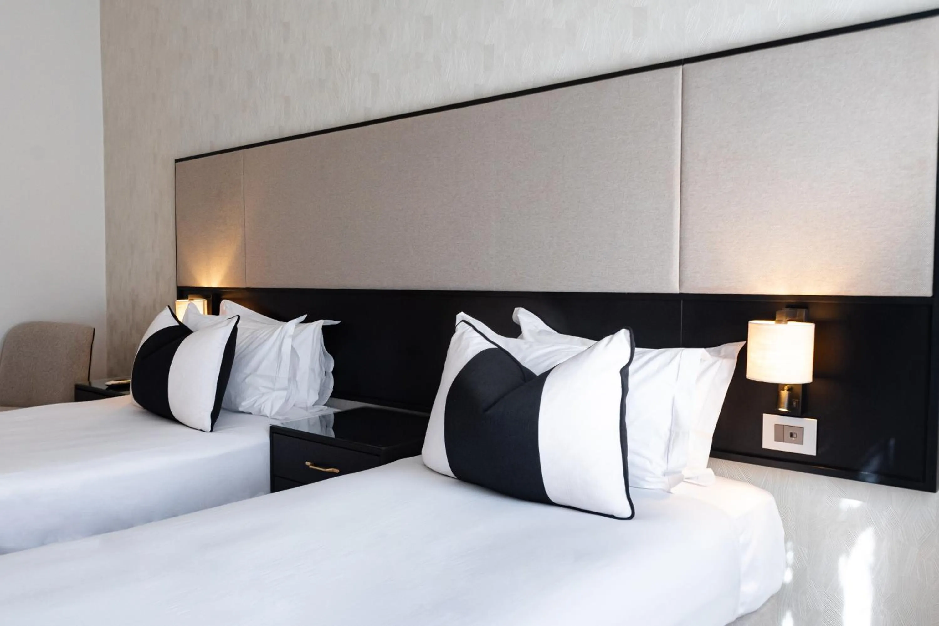 Bed in Cresta Churchill Hotel