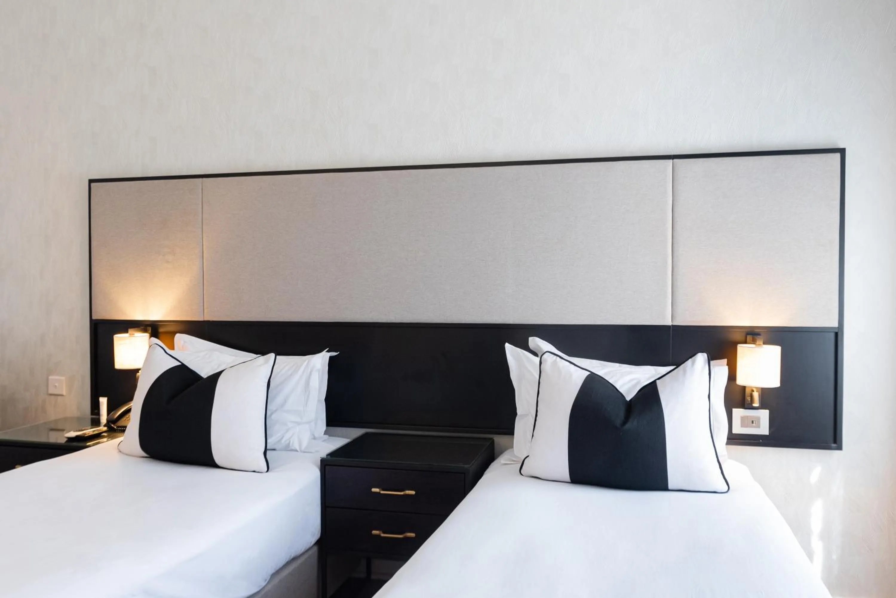 Bed in Cresta Churchill Hotel