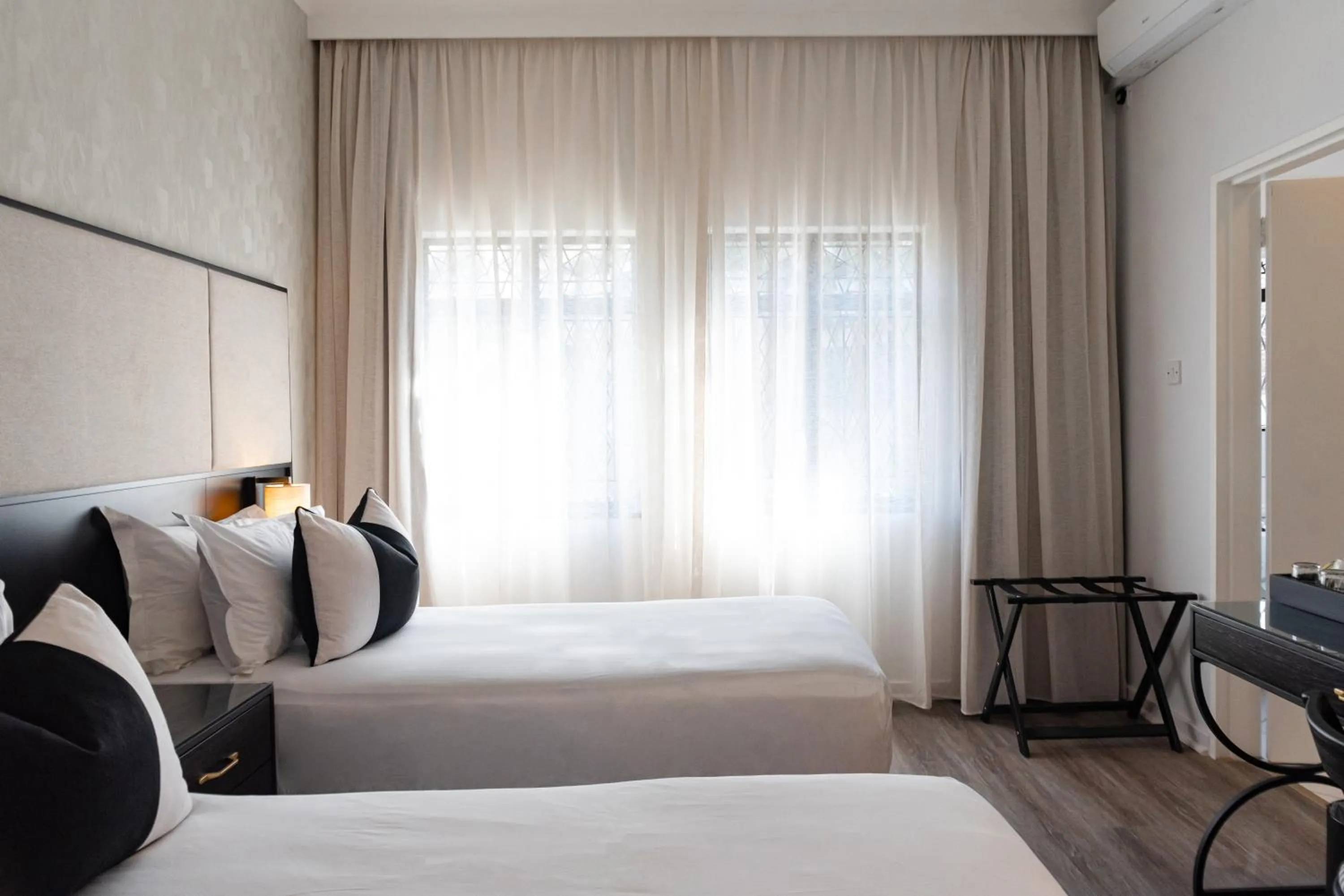 Bed in Cresta Churchill Hotel