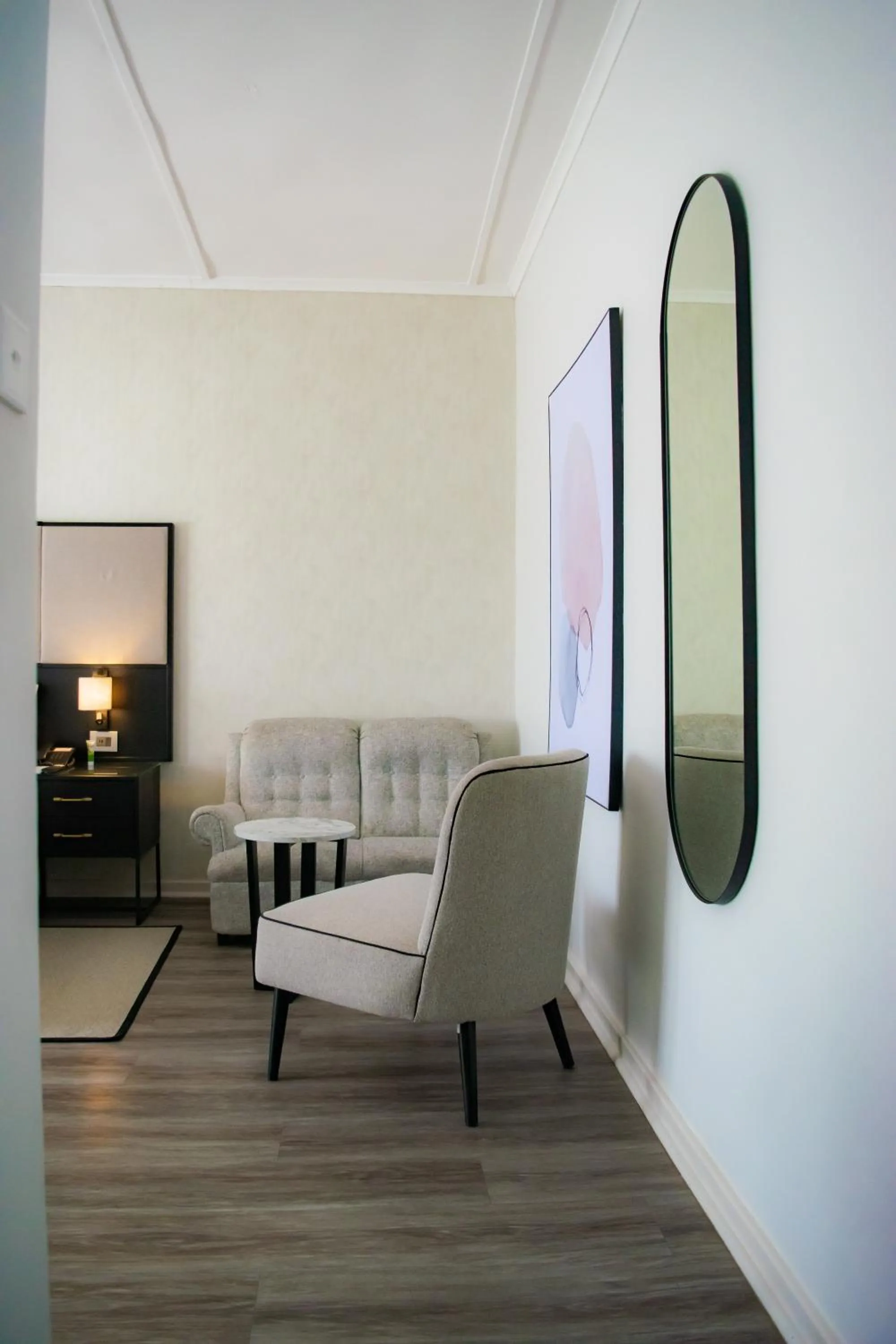 Seating area in Cresta Churchill Hotel