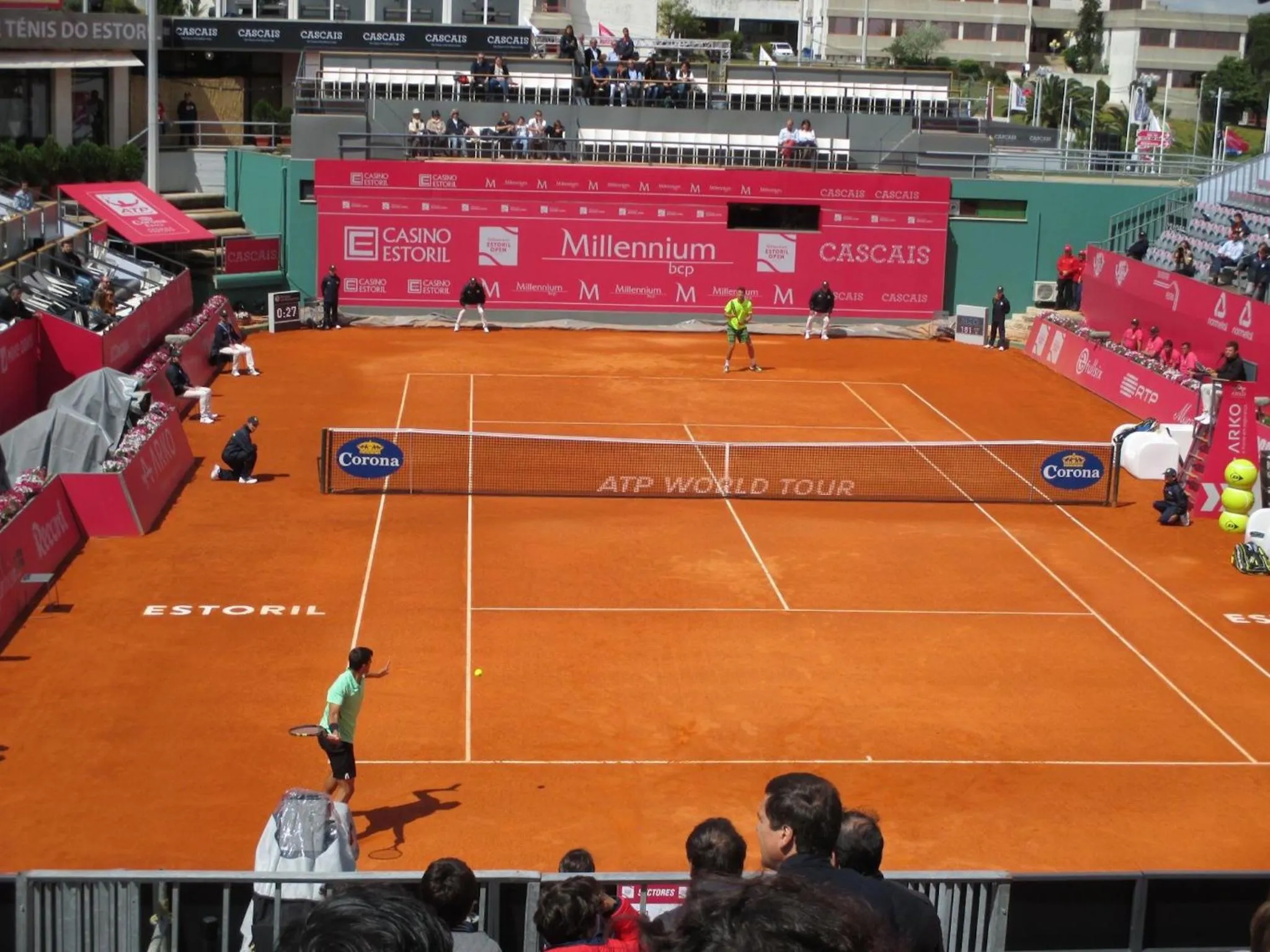 Tennis court in Somewhere - Estoril Guesthouse