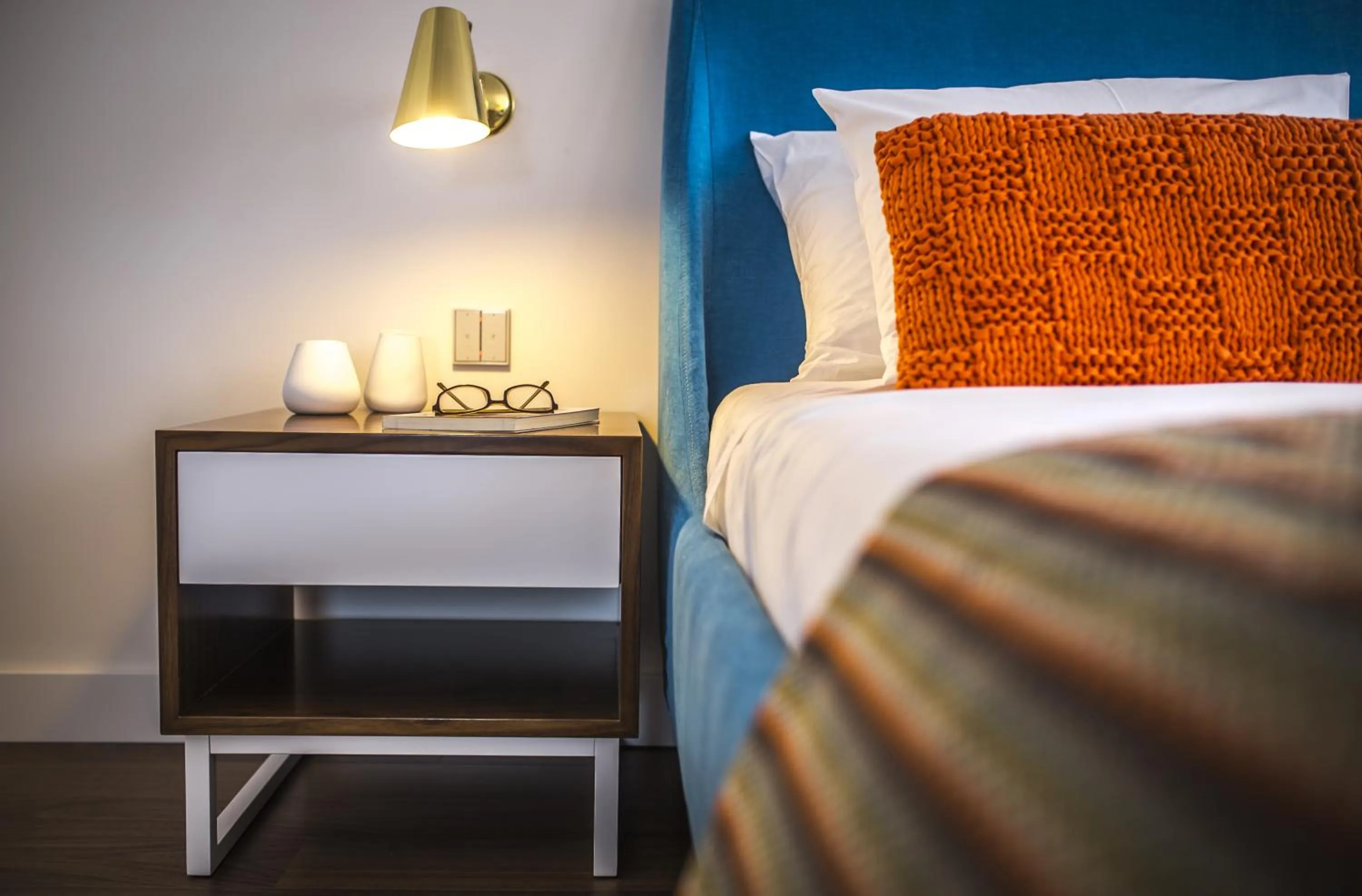 Bed in Somewhere - Estoril Guesthouse