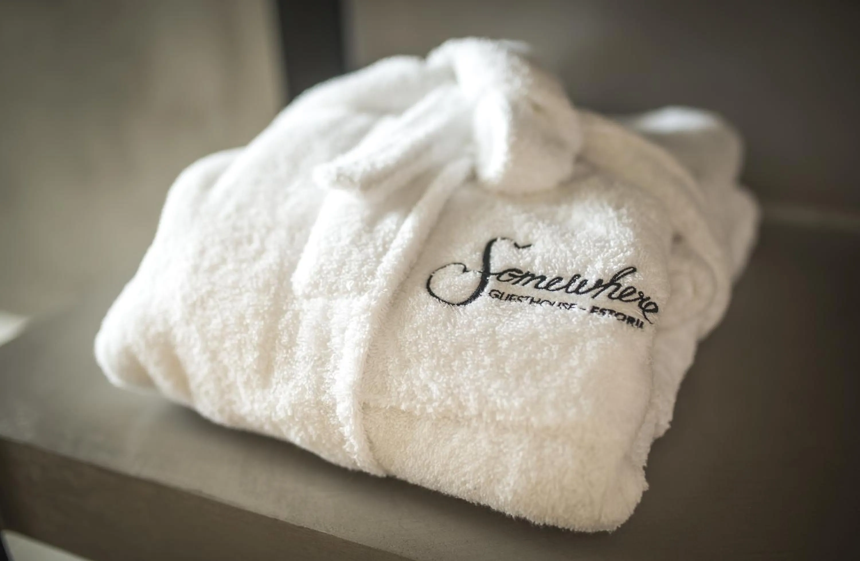 Shower in Somewhere - Estoril Guesthouse