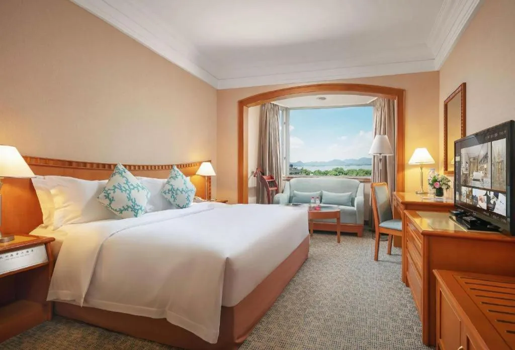 Bed in Haihua Hotel Hangzhou