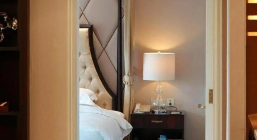 Bed in Haihua Hotel Hangzhou