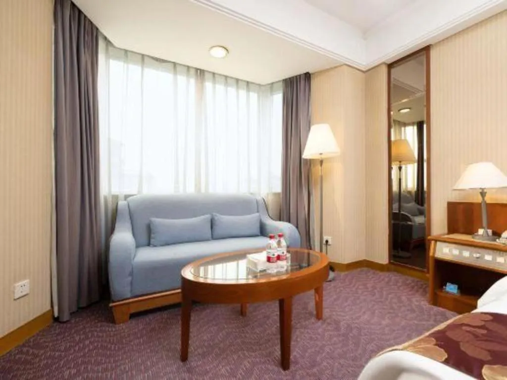 Bed in Haihua Hotel Hangzhou