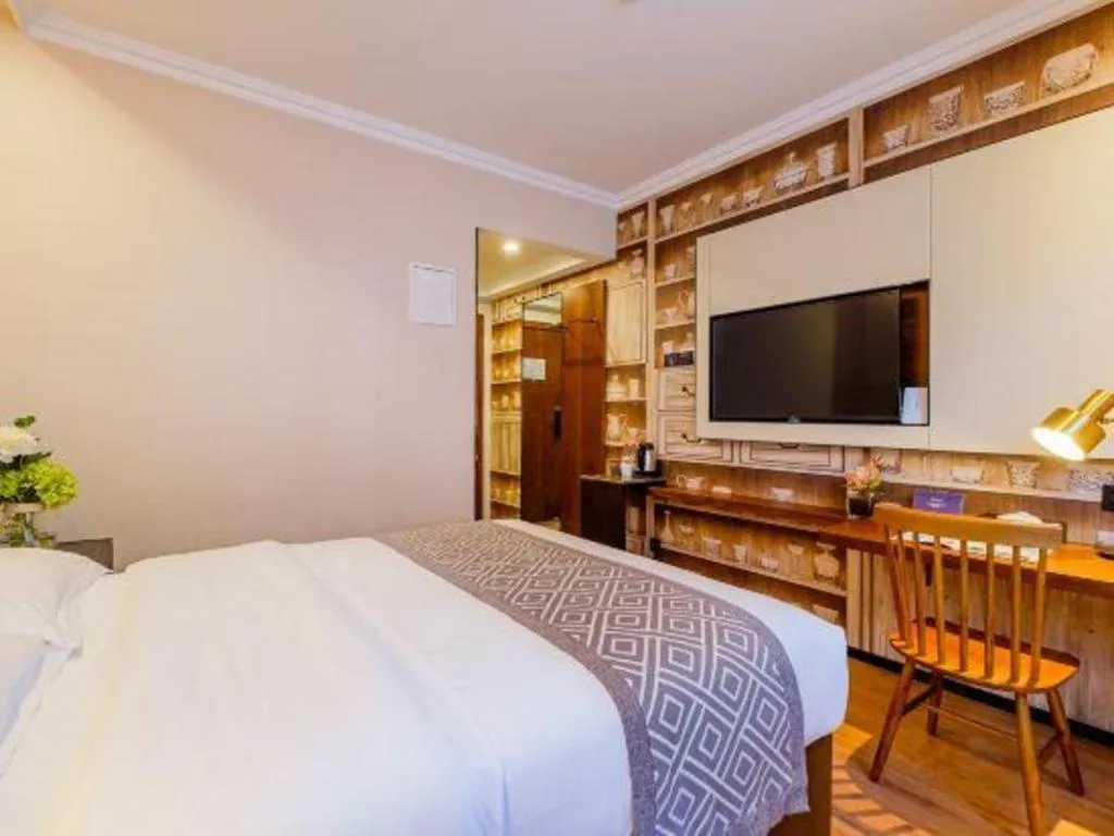 Bed in GME NanJing CaoChanGMEn Nanyihou Stress Hotel