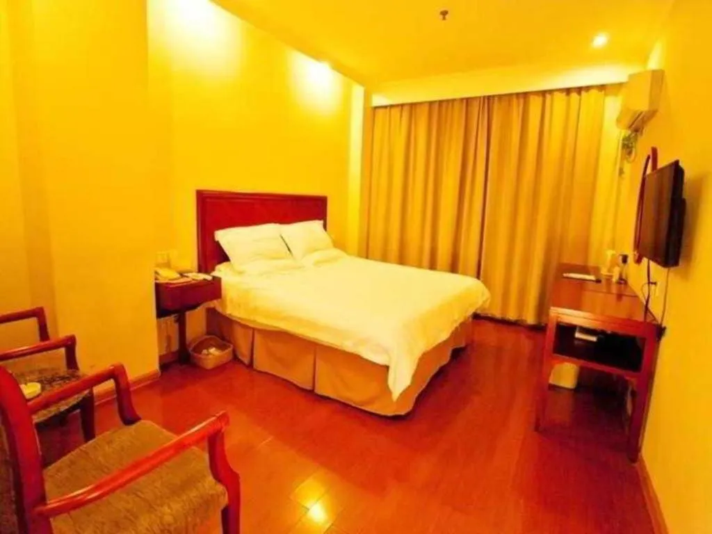 Bed in GME NanJing CaoChanGMEn Nanyihou Stress Hotel