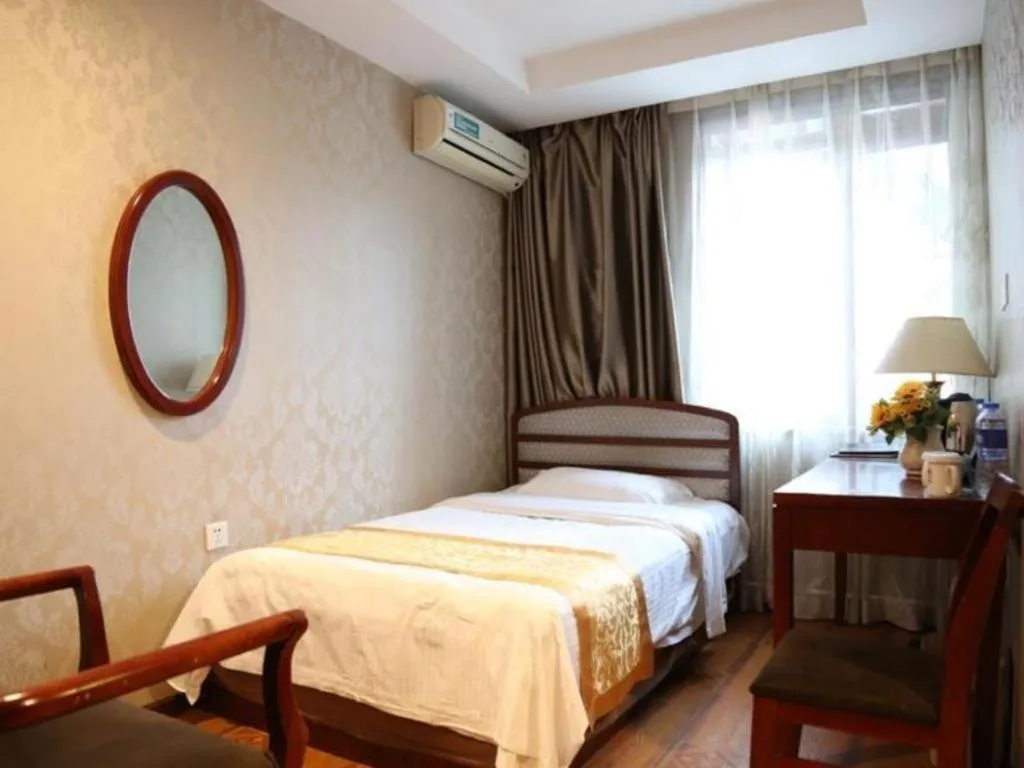 Bed in GreenTree Inn Harbin Central Avenue