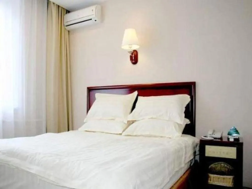Bed in GreenTree Inn Harbin Central Avenue