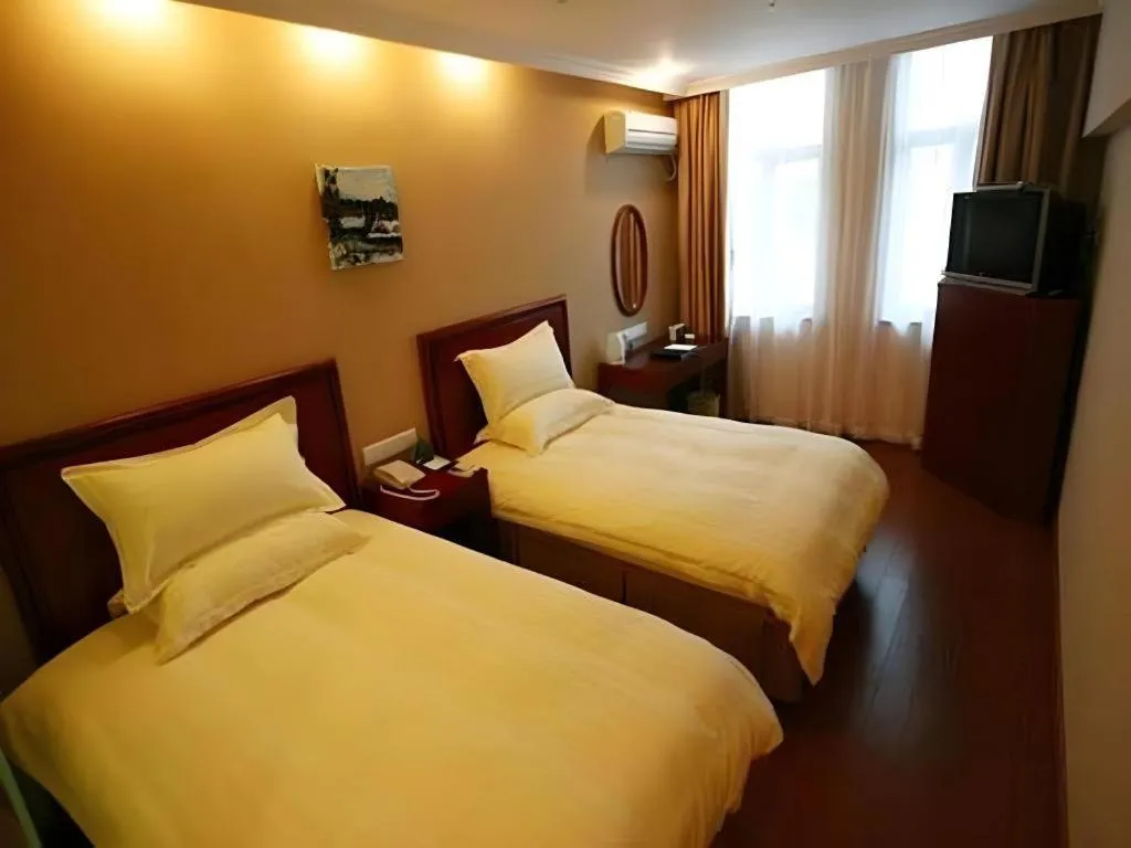 Bed in GreenTree Inn Rizhao Train Station