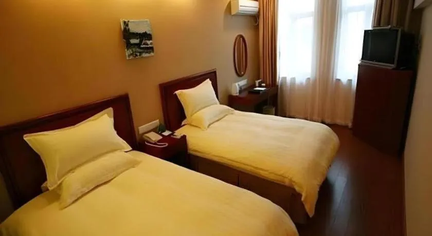 Bed in GreenTree Inn Rizhao Train Station