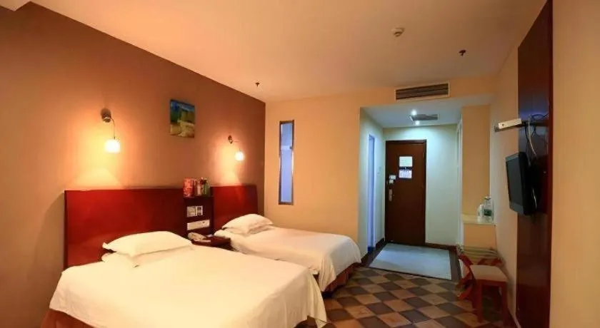 Bed in GreenTree Inn Rizhao Train Station