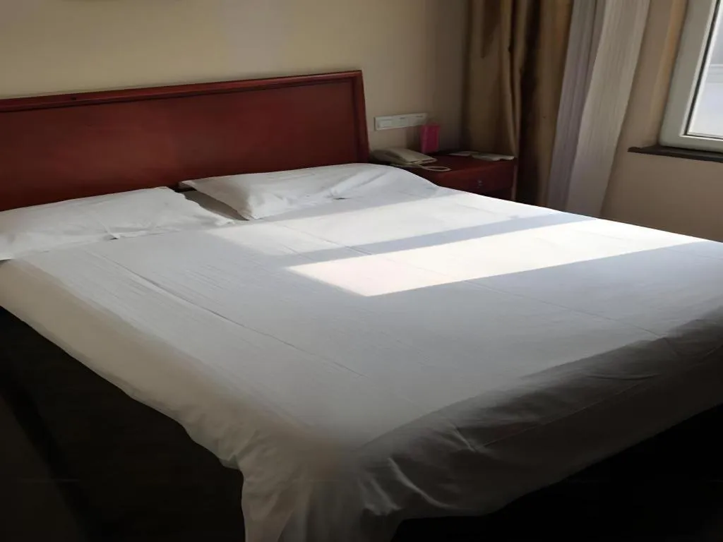 Bed in GreenTree Inn Rizhao Train Station