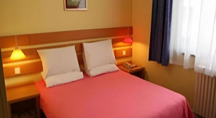 Bed in GreenTree Inn Rizhao Train Station