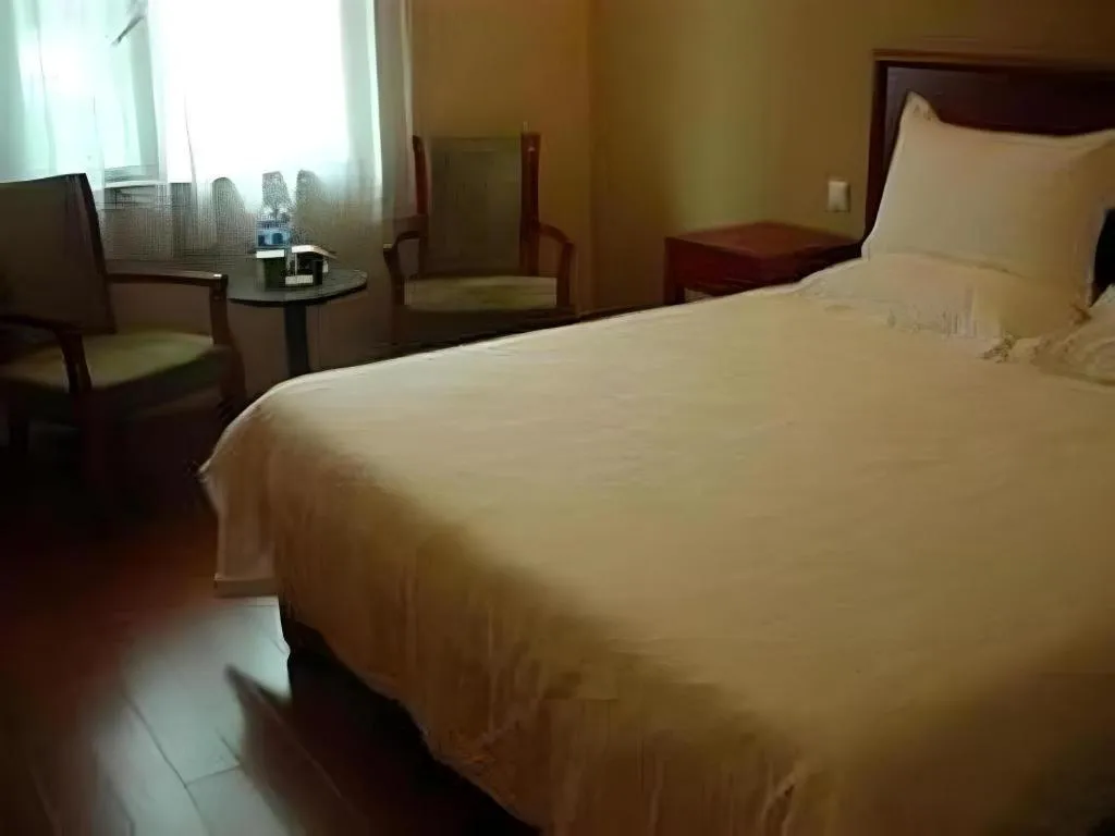 Bed in GreenTree Inn Rizhao Train Station