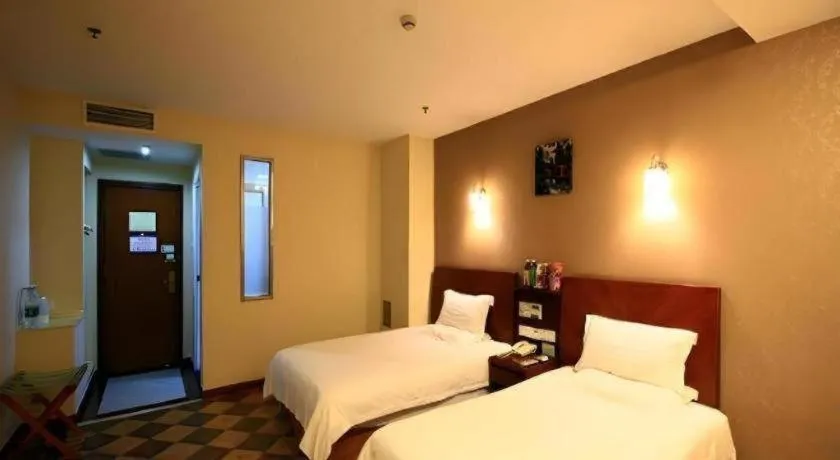 Bed in GreenTree Inn Rizhao Train Station