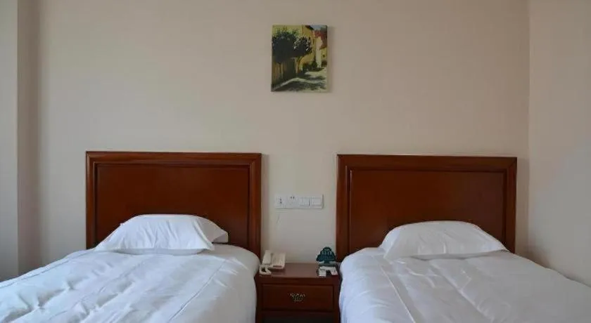 Bed in GreenTree Inn Rizhao Train Station