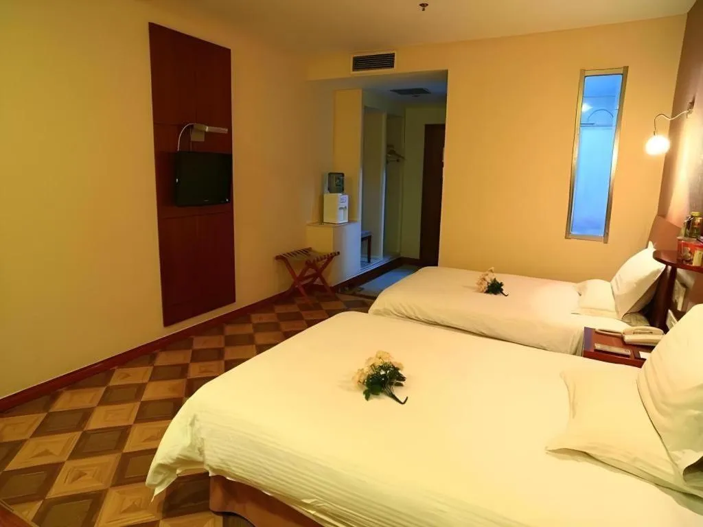 Bed in GreenTree Inn Rizhao Train Station