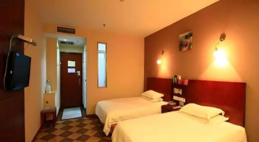 Bed in GreenTree Inn Rizhao Train Station