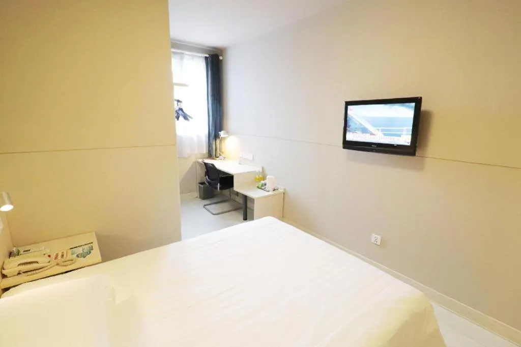 Bed in Jinjiang Inn Shanghai Minhang Zhuanqiao