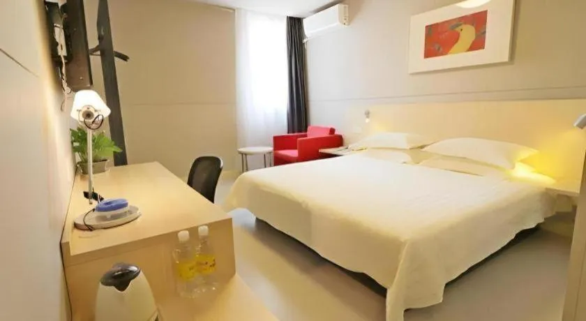 Bed in Jinjiang Inn Shanghai Minhang Zhuanqiao