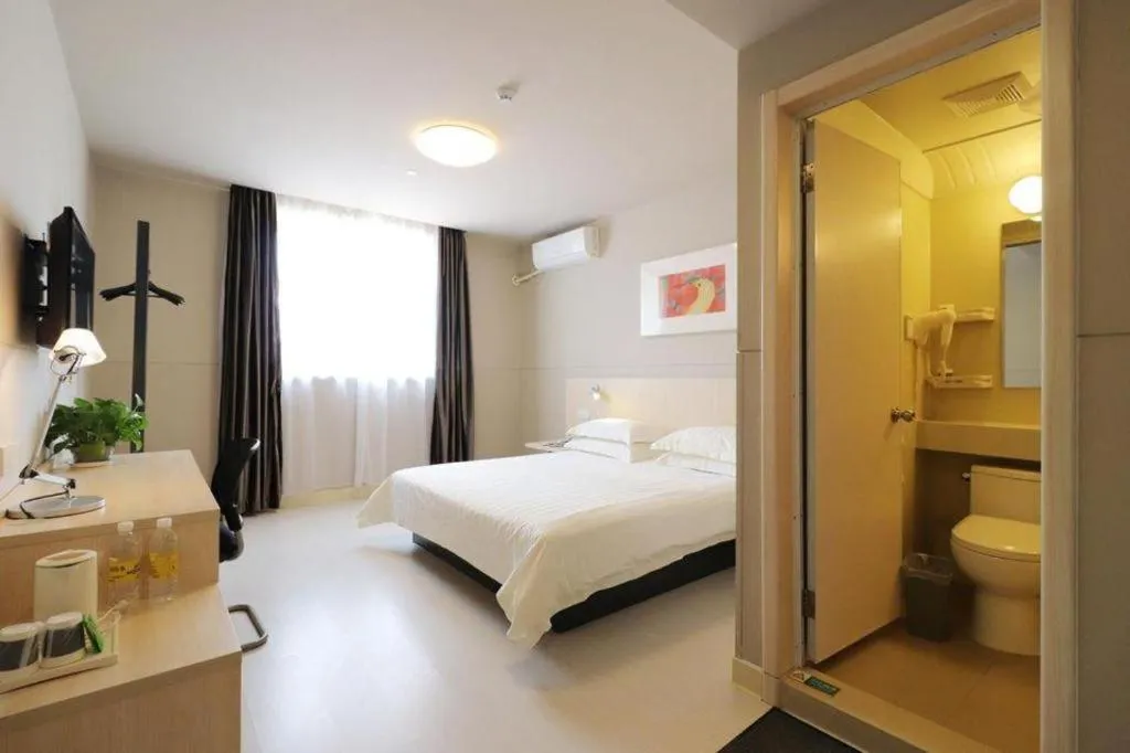 Bed in Jinjiang Inn Shanghai Minhang Zhuanqiao