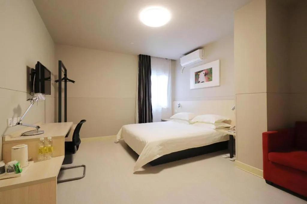 Bed in Jinjiang Inn Shanghai Minhang Zhuanqiao