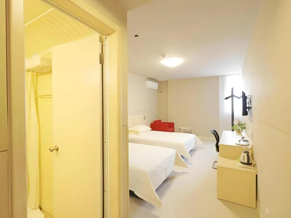 Bed in Jinjiang Inn Shanghai Minhang Zhuanqiao