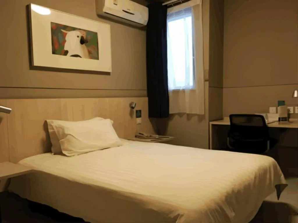 Bed in Jinjiang Inn Shanghai Minhang Zhuanqiao