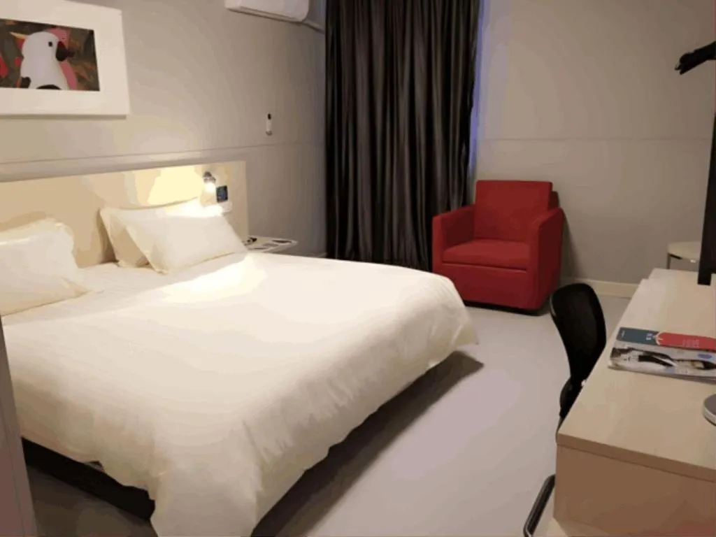 Bed in Jinjiang Inn Shanghai Minhang Zhuanqiao