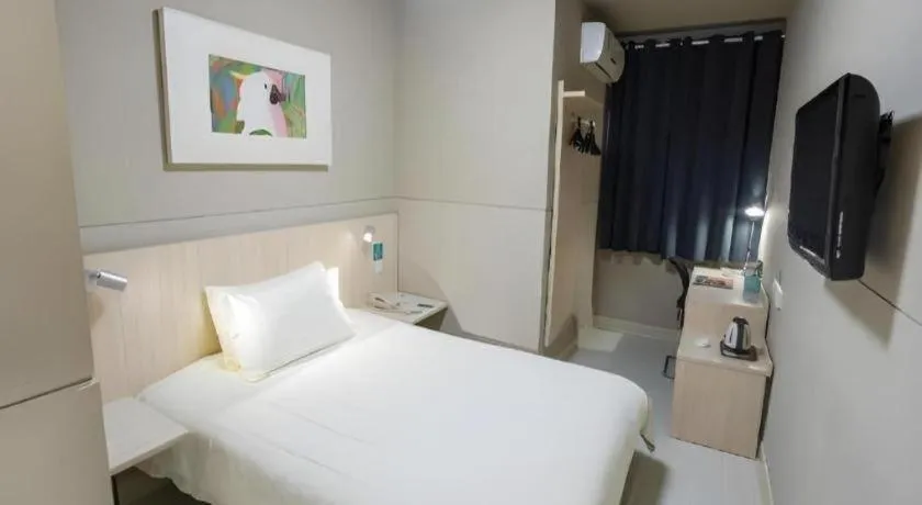 Bed in Jinjiang Inn Shanghai Minhang Zhuanqiao