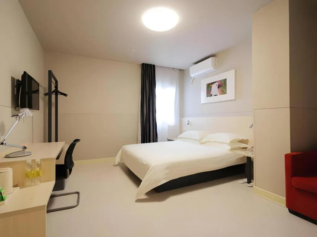 Bed in Jinjiang Inn Shanghai Minhang Zhuanqiao