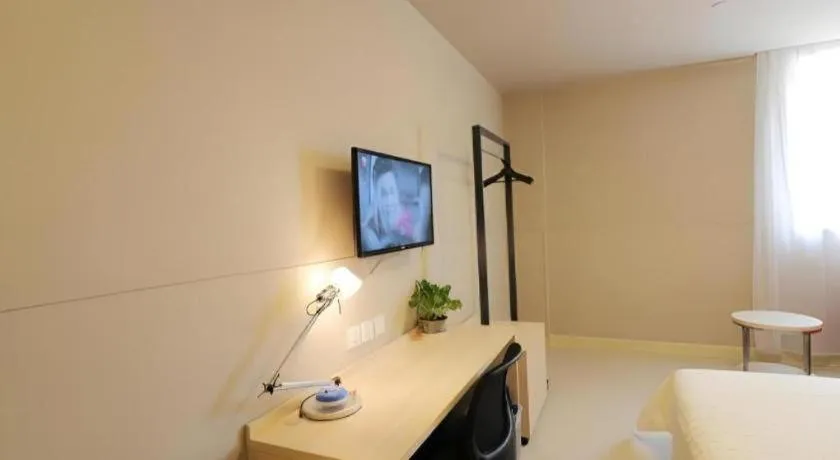 Bed in Jinjiang Inn Shanghai Minhang Zhuanqiao