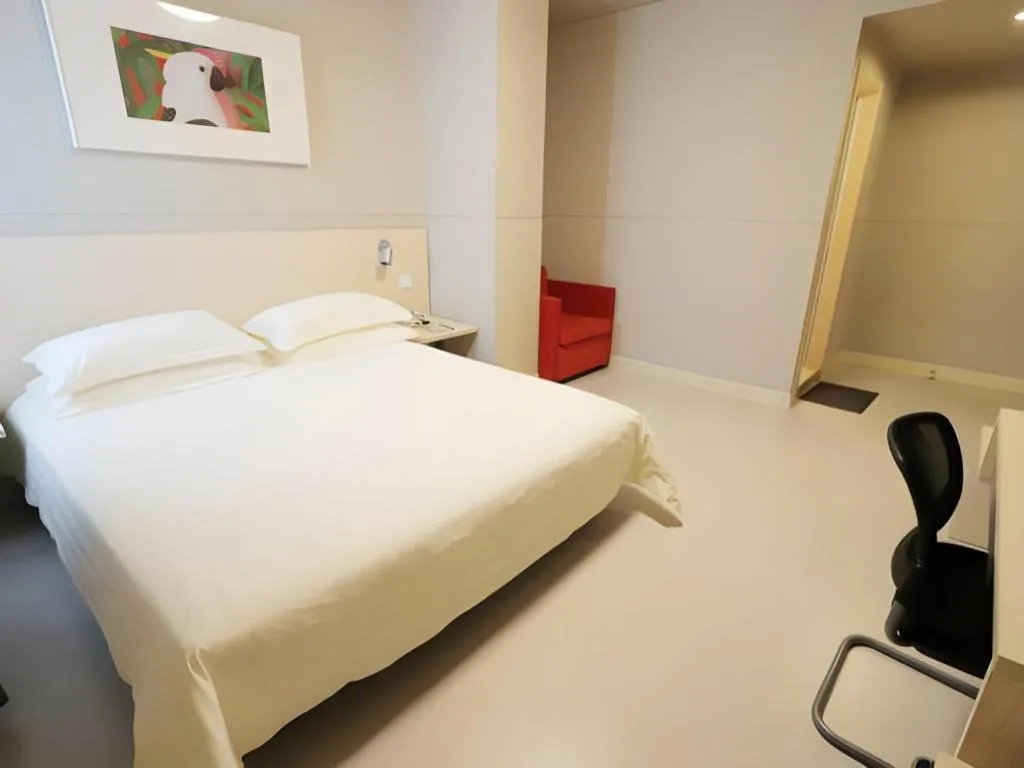 Bed in Jinjiang Inn Shanghai Minhang Zhuanqiao