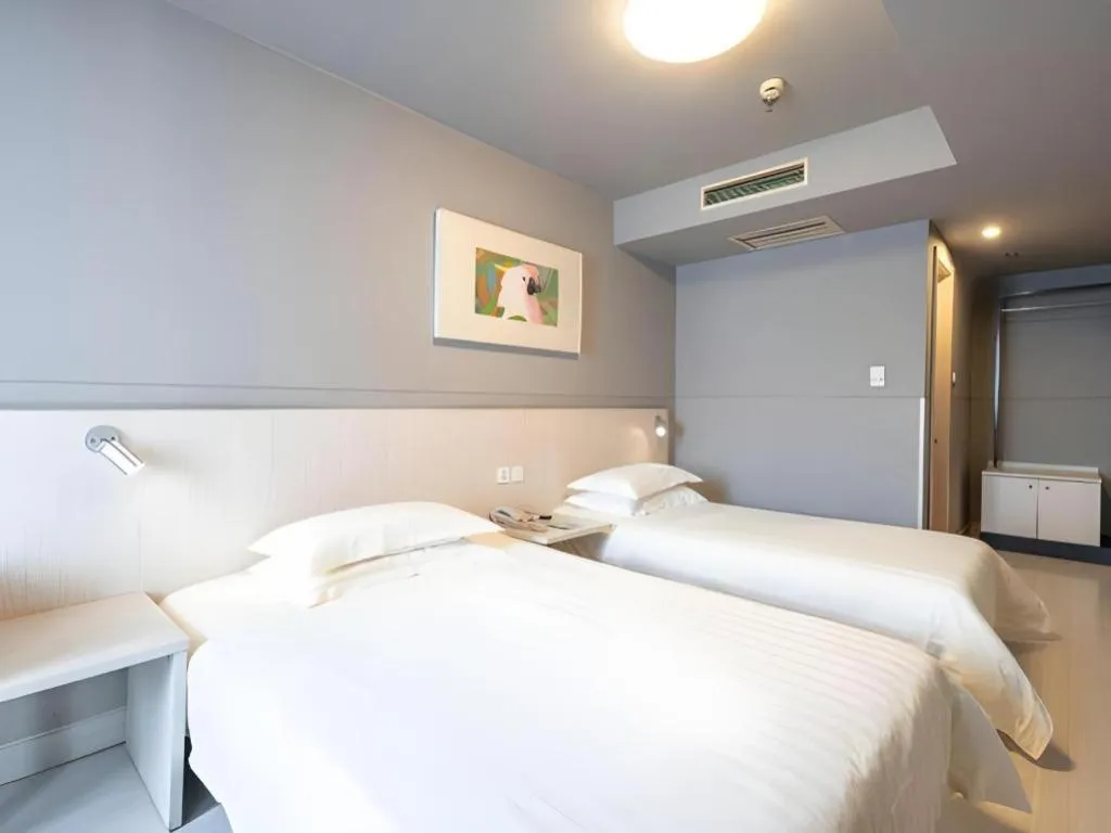 Bed in Magnotel Classic Shenyang General Hospital of Northern Theater Command