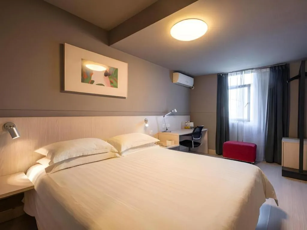 Bed in Magnotel Classic Shenyang General Hospital of Northern Theater Command