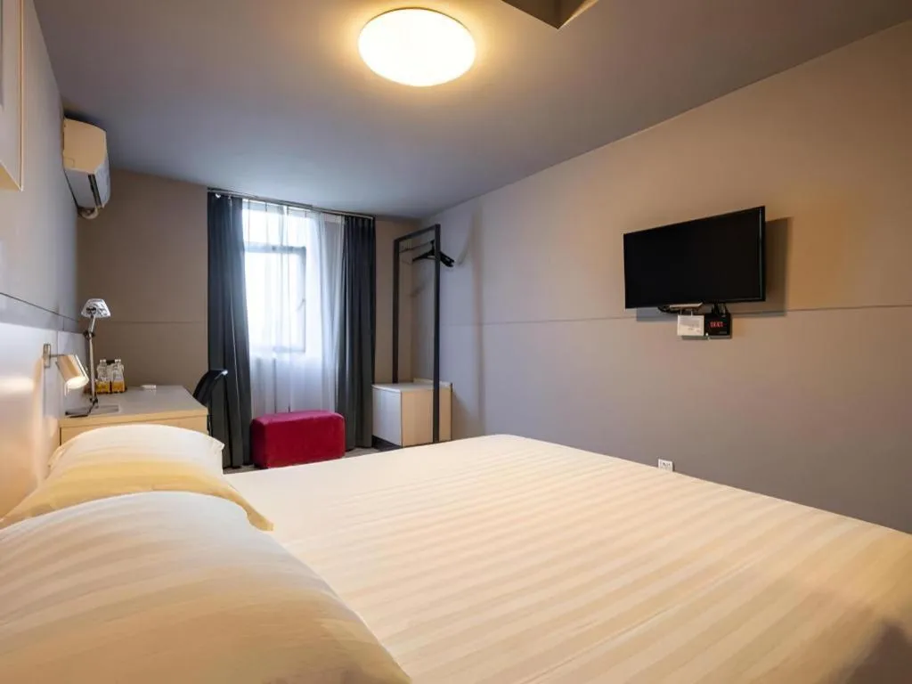 Bed in Magnotel Classic Shenyang General Hospital of Northern Theater Command