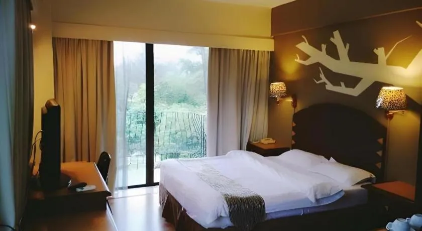 Bed in Casuarina Hotel