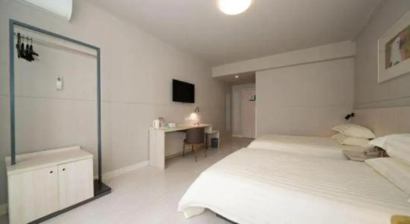 Bed in Jinjiang Inn Hangzhou Lin'an Qianwang Street