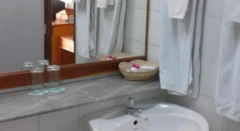 Sakol Grand Palace Hotel