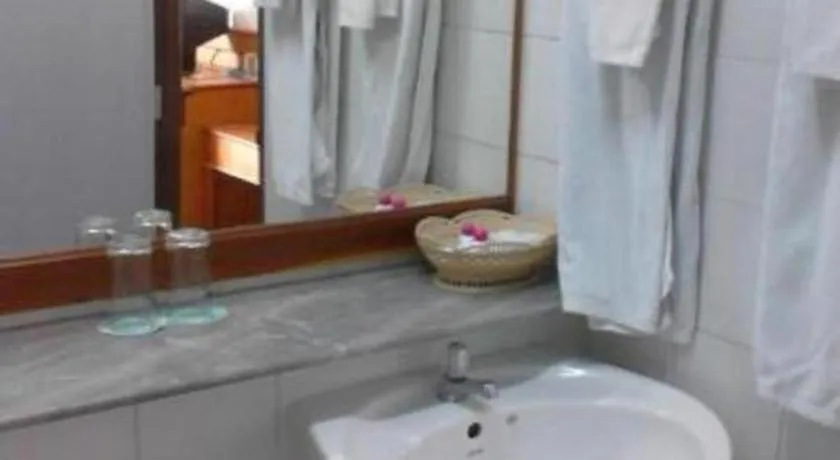 Sakol Grand Palace Hotel